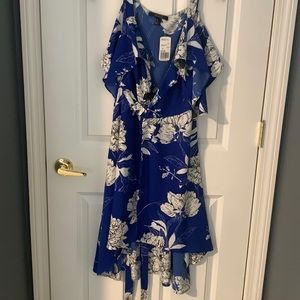 NWT HI/LO BLUE FLORAL WRAP DRESS